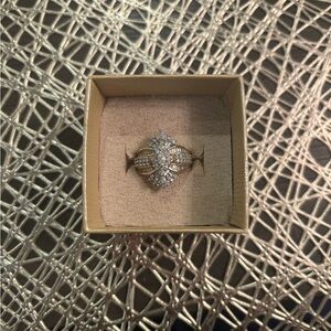 Elegant Gold and Silver Women's Ring